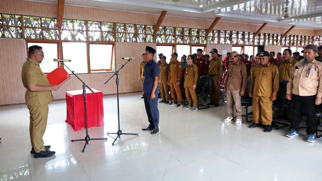 Bupati Kukar Lantik Anggota BPD Pulau Harapan dan Evaluasi Program Bantuan Keuangan Rp50 Juta/RT